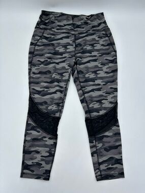 Xersion Gray & Black Camo Leggings